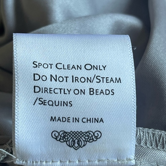 Sue Wong Nocturne Beaded Lace Cocktail Dress Silver Gray V-Neck Size 0 - Picture 9 of 9